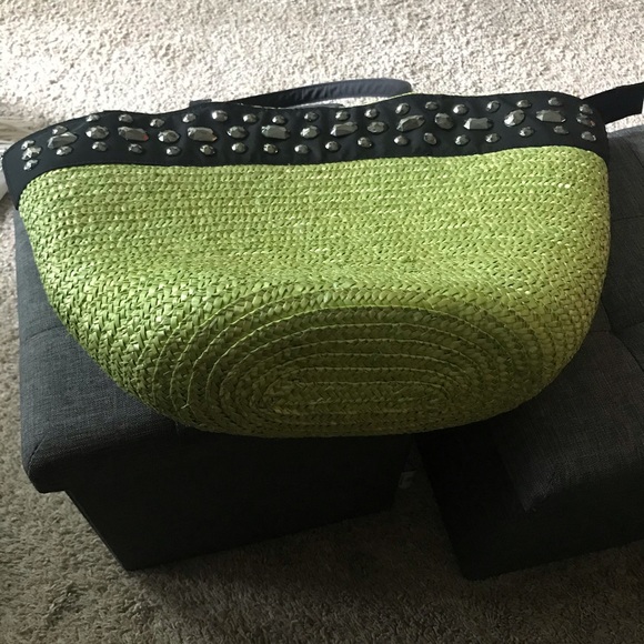 Beautiful Lime Green Studded Tote - Picture 4 of 13